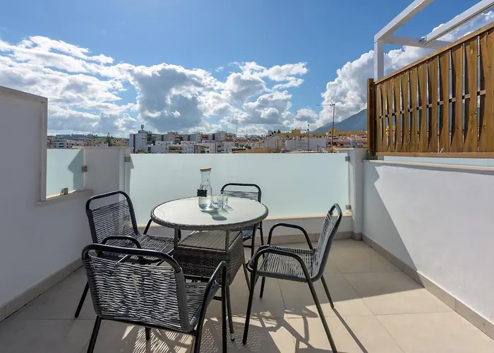 شقة Penthouse Old Town إِستيبونا